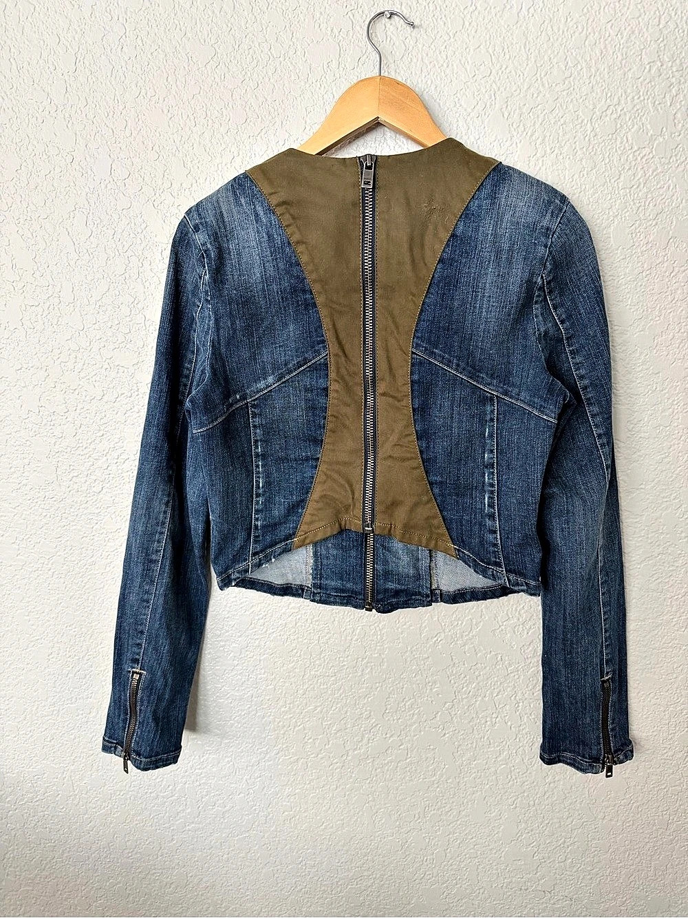 GUESS Boyfriend Distressed Denim Olive Jeans Sz 31 & Matching Moto Jacket Size L - Picture 4 of 10